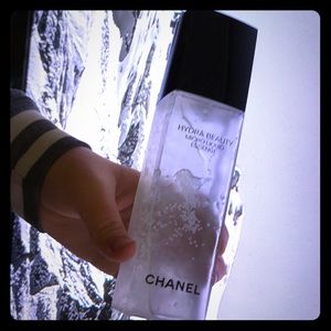 Hydra beauty micro liquid essence from CHANEL.